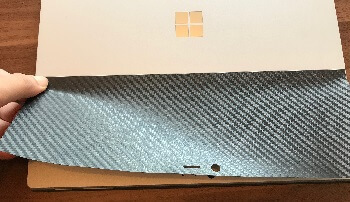 Surface背面保護フィルム貼る3